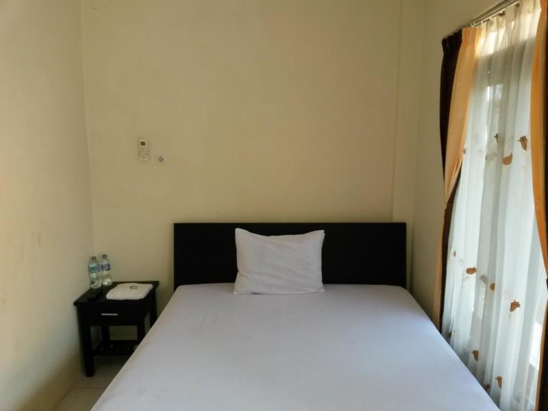 Hotel Dubai Sumenep Экстерьер фото