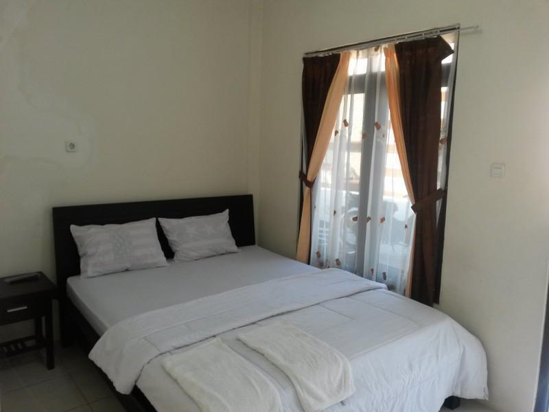 Hotel Dubai Sumenep Экстерьер фото